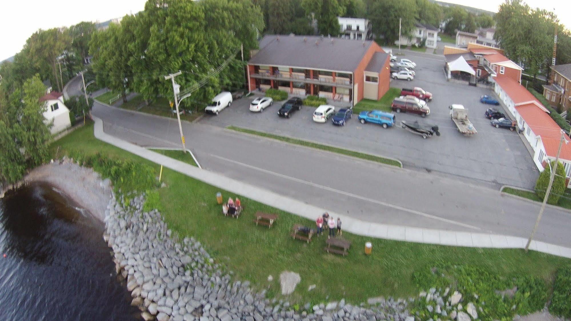 Motel Castille Roberval Exterior foto