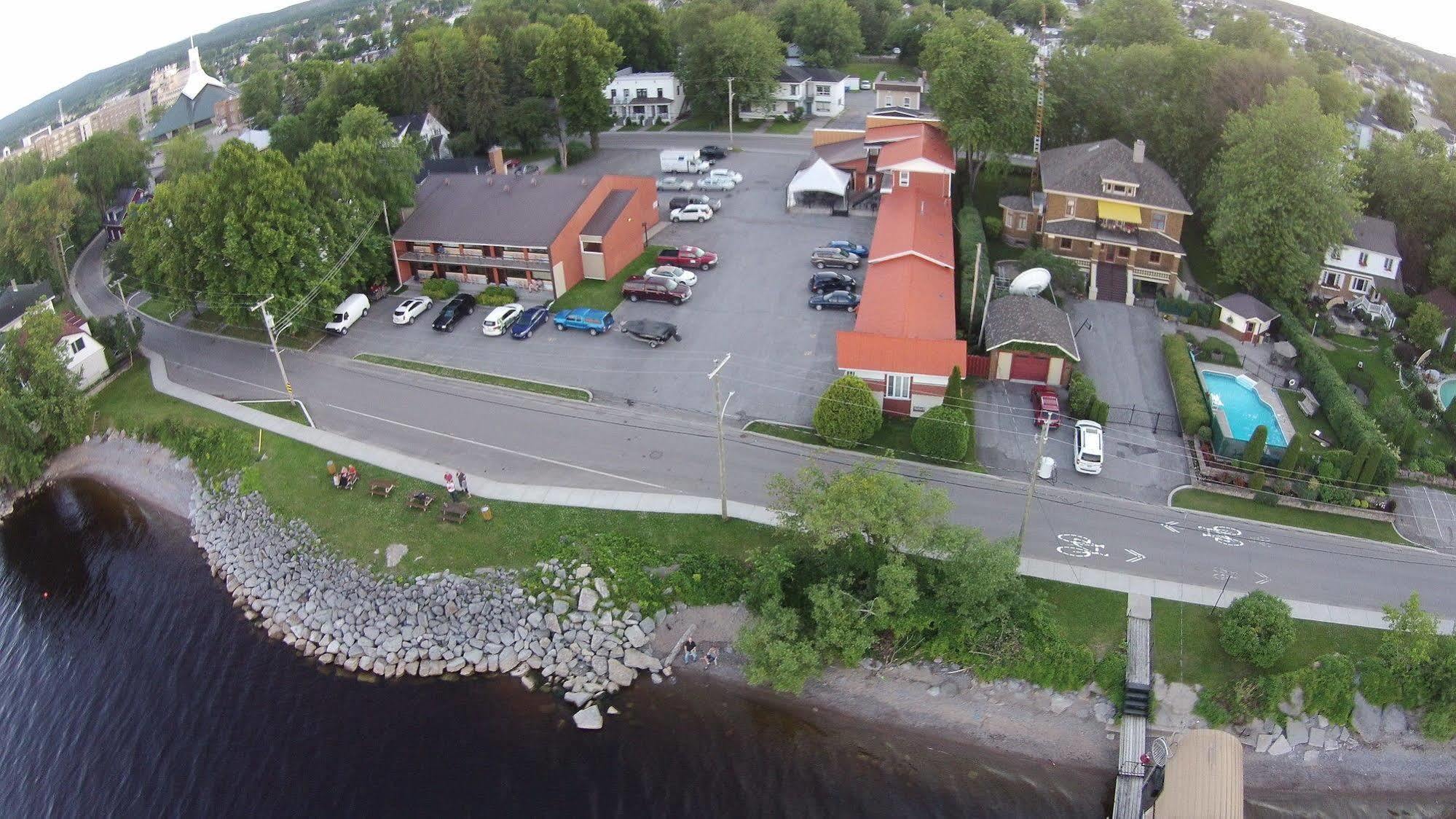 Motel Castille Roberval Exterior foto